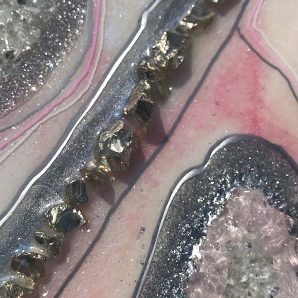 Pink goddess inspired Epoxy resin geode - Picture 6 of 8